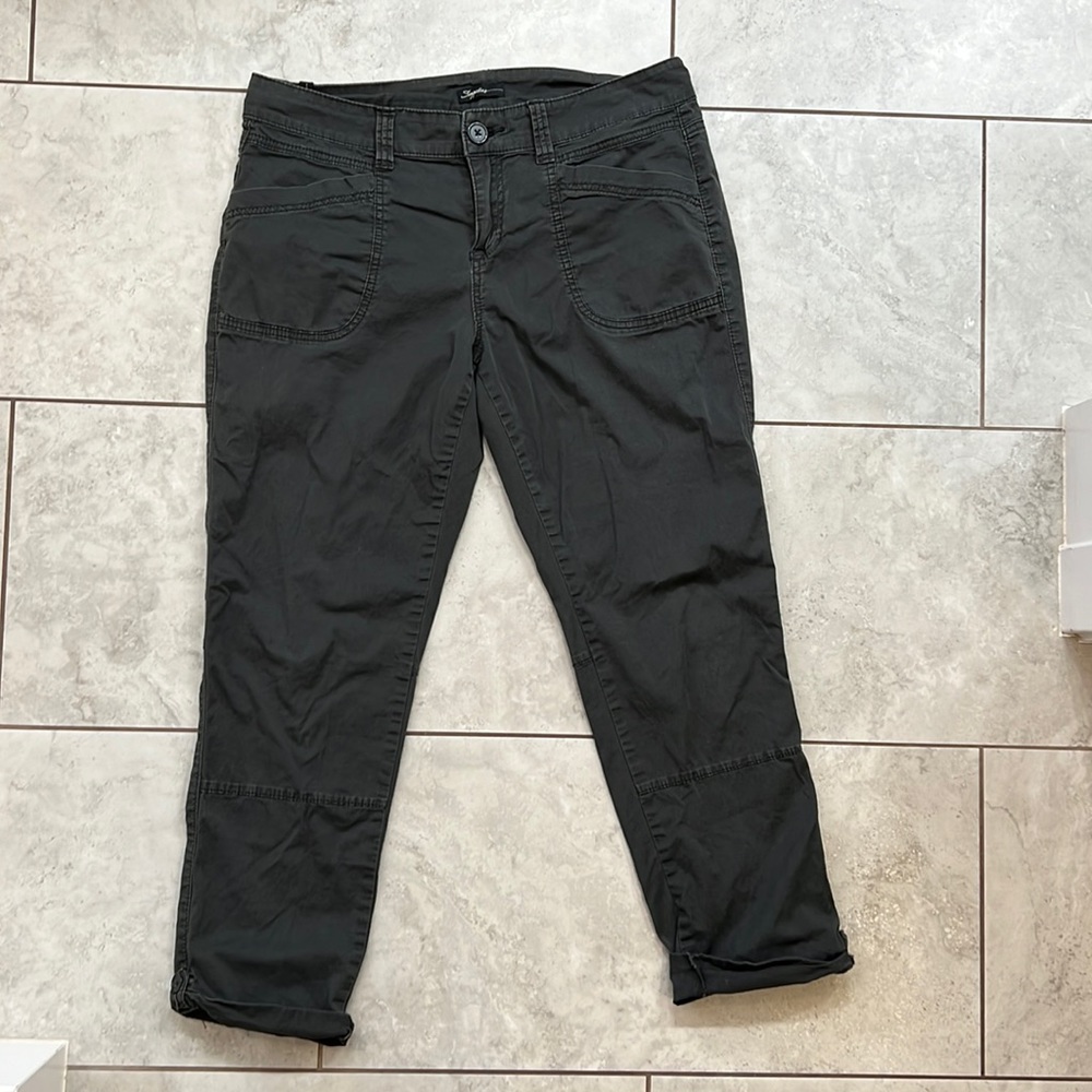 Sz 10 gray capris from Dillards